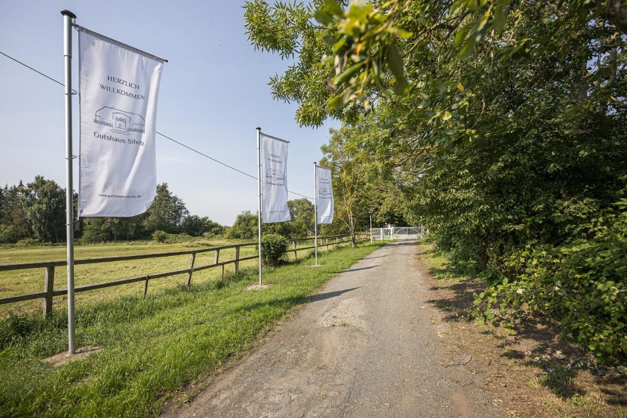 베르겐 아우프 뤼겐 Ruhig Und Idyllische Lage, Strandnah, Gratis Nutzung Vom Ahoi Erlebnisbad Und Sauna In Sellin - Gutshaus Silvitz Fewo 02 아파트 외부 사진